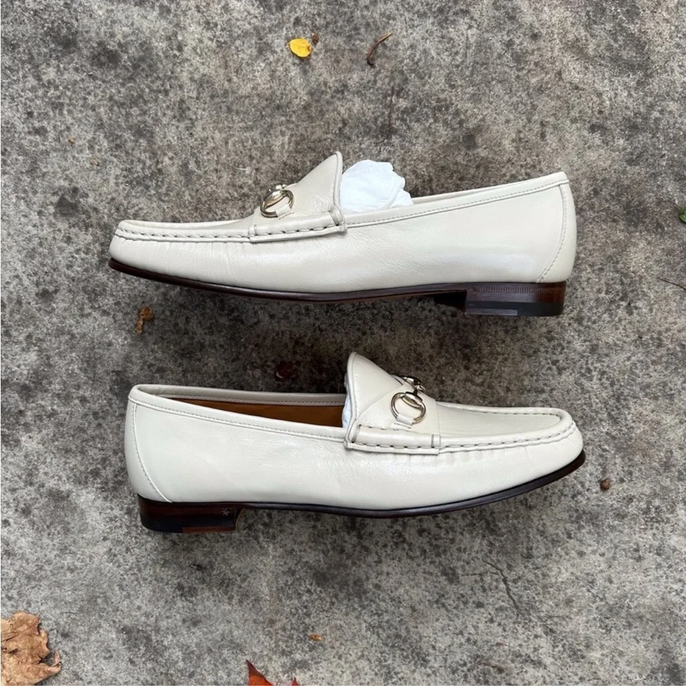 GUCCI LOAFERS NWT WHITE SIZE-8
BOX INCLUDED - Picture 2 of 9